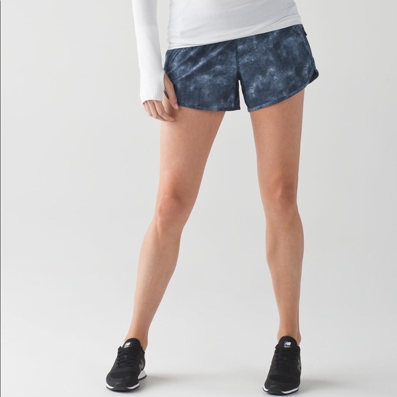 Lululemon Tracker Short IV Mini Diffusion White
